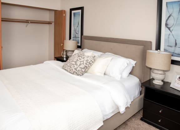 Classic 2 bedroom, 1.5 bath, bedroom with spacious closets at Cinnamon Ridge Apartments, Eagan, 55122