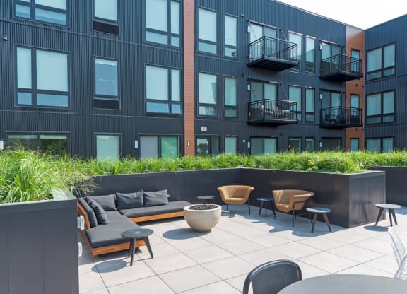 Outdoor Patio at CityLine Apartments, Minneapolis