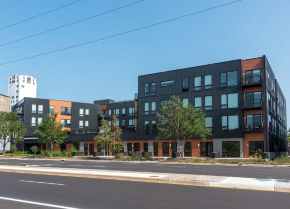 Exterior View at CityLine Apartments, Minneapolis