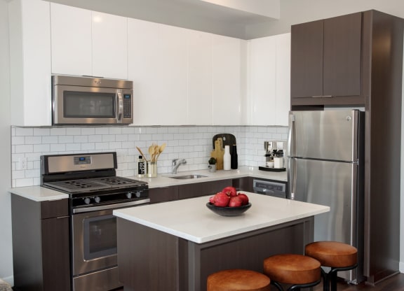 Fitted Kitchen With Island Dining at Custom House, Saint Paul, 55101