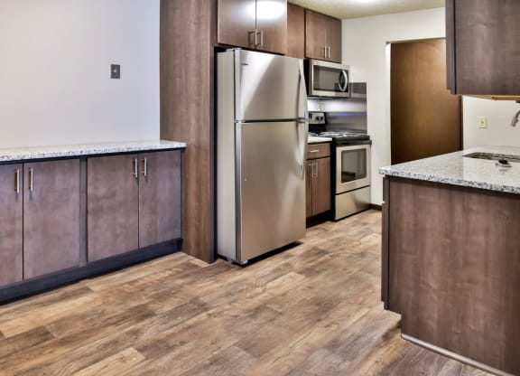 Fully Equipped Kitchen at Eagan Place Apartments, Eagan, MN