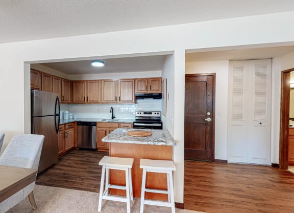 at Hillsborough Apartments, Minnesota, 55113