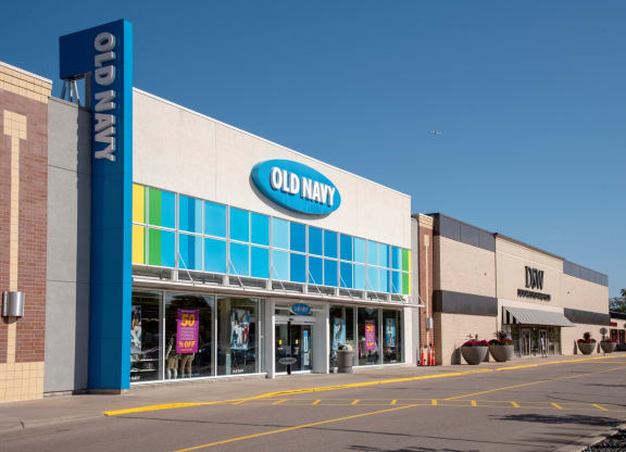 Old Navy and DSW at Urban Park I and II Apartments, Minnesota