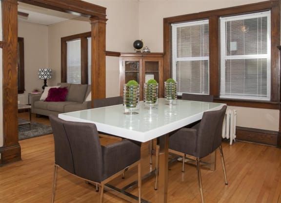 Breton Apartments in Minneapolis, MN Dining Room