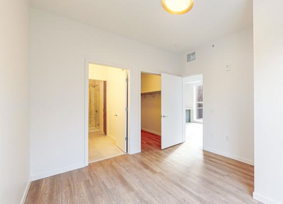 A room with white walls at One West Drive Apartments, Excelsior, Minnesota