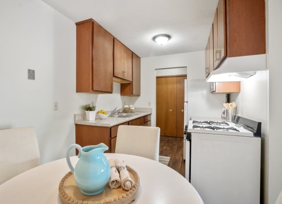 Eat-In Kitchen at Point of America Apartments, MN, 55443