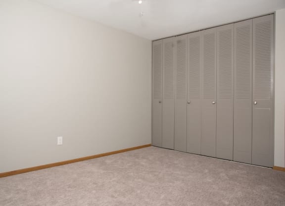1 bedroom - garden level, bedroom