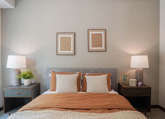Bedroom with cozy bed at The Yards, Minnesota, 55075