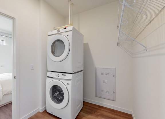 In Home Full Size Washer And Dryer at Tyler Street Stacks, Minneapolis Minnesota
