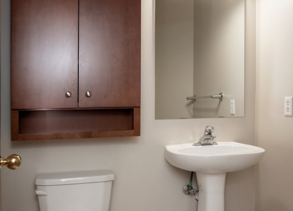 powder room with pedestal sink