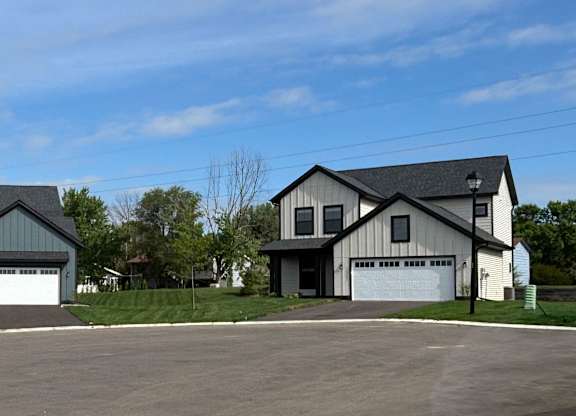 Modern single family homes with 2 car garages at Wildwood Lakeville Apartments, Minnesota