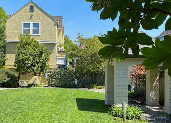 Garden at Westmont Place Townhomes Apartments, California