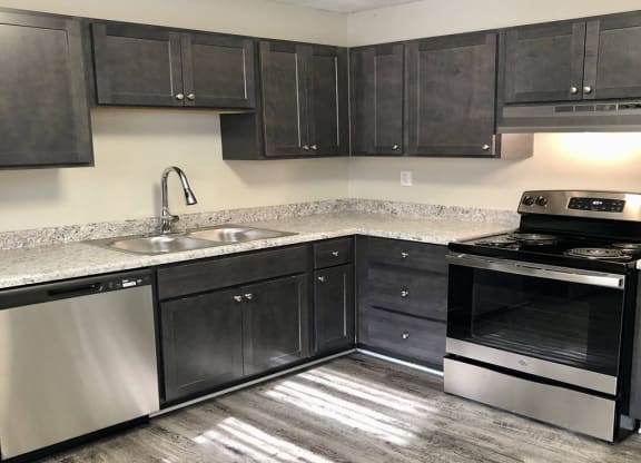 Fully Furnished Kitchen at The Groves, Gastonia, North Carolina
