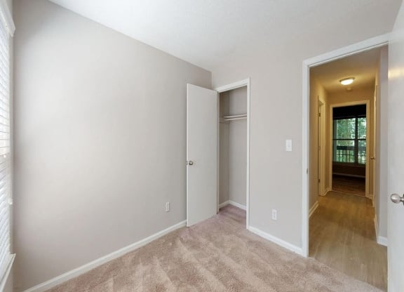 Unfurnished Bedroom at Willow Bend Apartments, Durham, NC, 27707