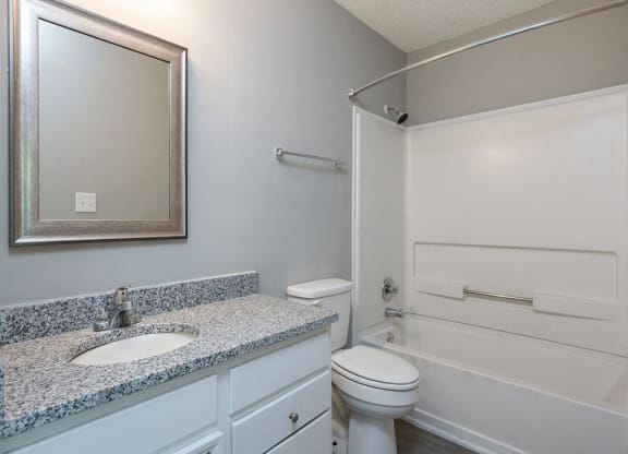 Bathroom With Bathtub at Willow Bend Apartments, North Carolina, 27707