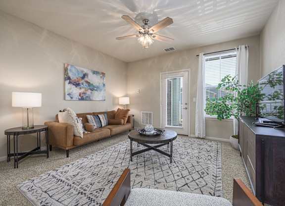 Resort Style Living Rooms at Spring Creek Apartments, Florida, 32536