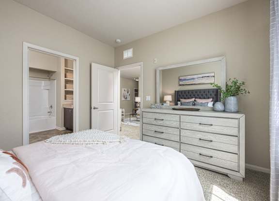 Gorgeous Bedroom at Spring Creek Apartments, Crestview, 32536