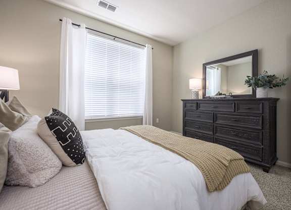 Beautiful Bright Bedroom at Spring Creek Apartments, Crestview, Florida