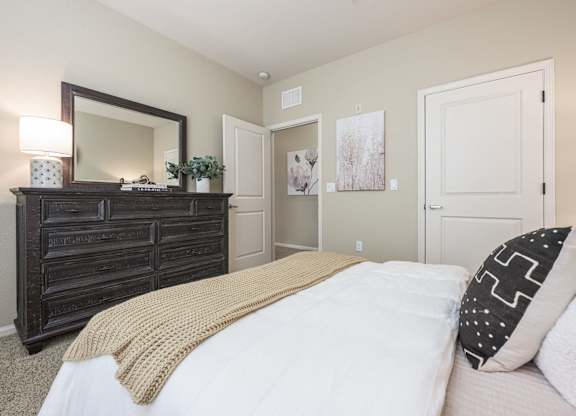 Apartment Master Bedroom at Spring Creek Apartments, Crestview