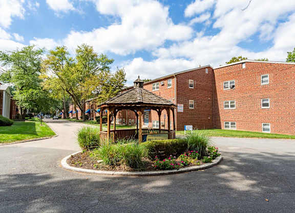 Outdoor Gazebo at Grant Meadows Apartments, Philadelphia, 19114