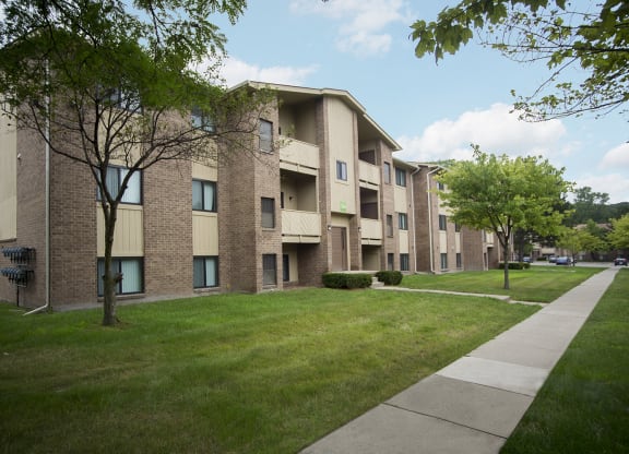 Woodland Villa Apartments building exterior in Westland