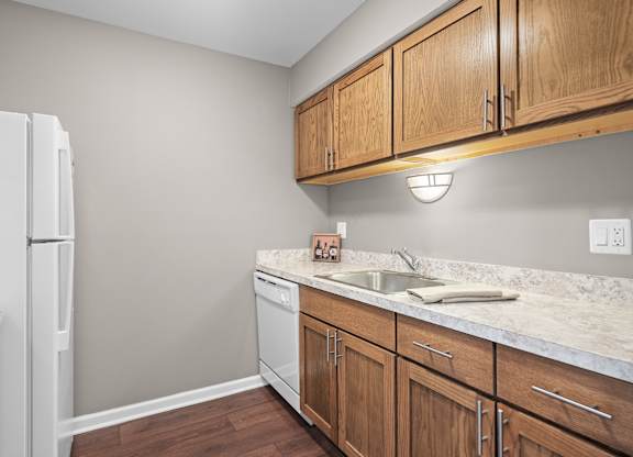 Spacious Kitchen at Lakeside Village Apartments Clinton Township MI