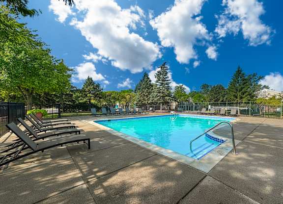 Swimming Pool Area at Park Lane Apartments, Southfield, MI, 48033