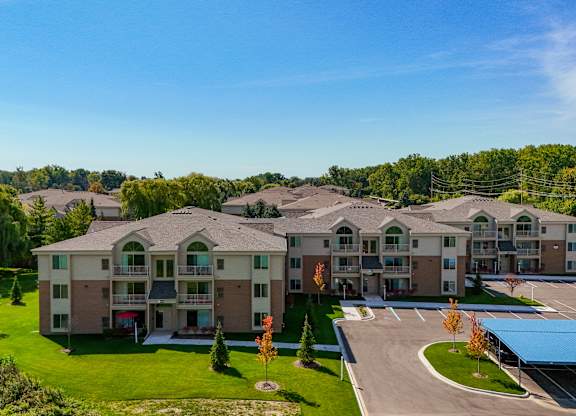 New Apartments for Rent at Prentiss Pointe Apartments in Harrison Township