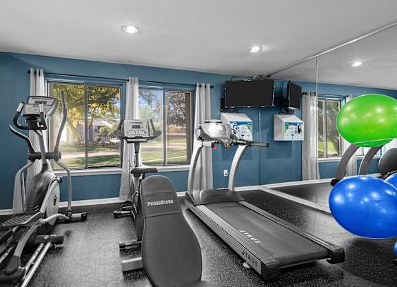24 Hour Gym at Three Oaks Apartments in Troy, MI