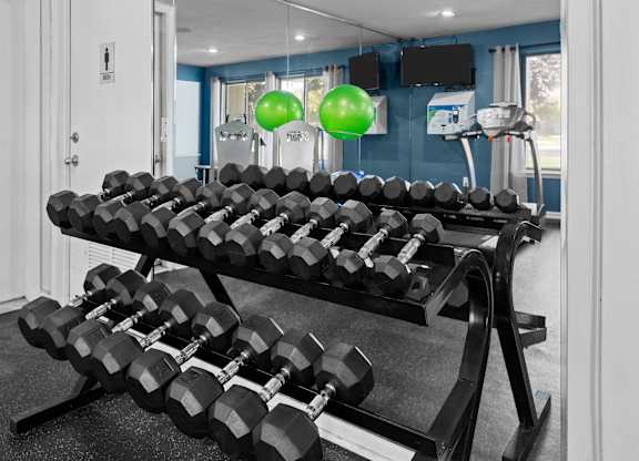 24 Hour Gym at Three Oaks Apartments in Troy, MI