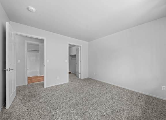Empty Bedroom at Woodland Villa Apartments, Michigan