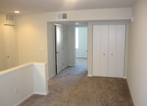 Dominium_1601 Colorado_Apt Hallway