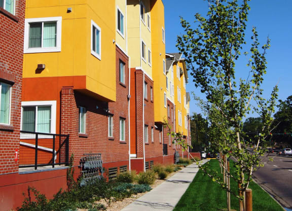 Dominium_1601 Colorado_Vertical Exterior