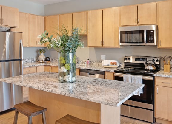 Fully Equipped Eat-In Kitchen at The Bluffs at Liberty Glen, Minnesota