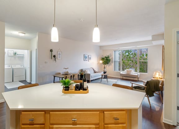 Apt Overview at The Bluffs at Nine Mile Creek, Eden Prairie, MN, 55344