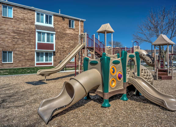 Castlewoods_OutdoorPlayground