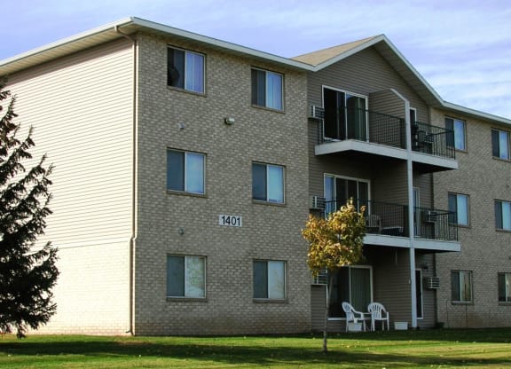 Cedar Ridge_Apartment Exterior