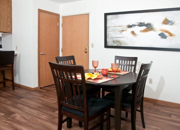 Cedar Ridge_Model Apartment Dining Area