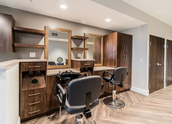 Dominium-Centennial Crossings-Beauty Salon