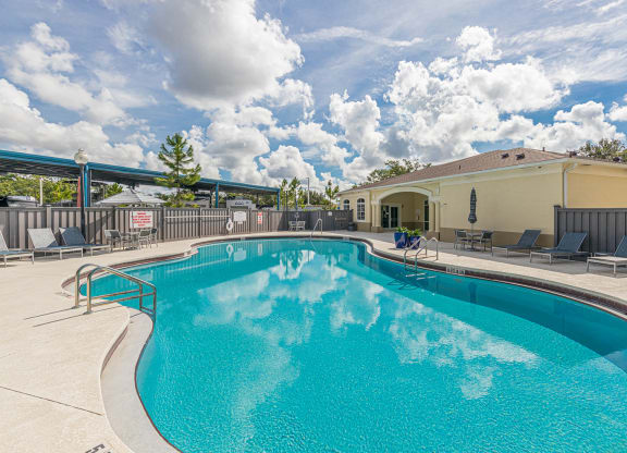 Dominium-Chapel Trace-Pool