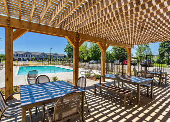 Outdoor Patio at Chariot Pointe Apartments, Murfreesboro, TN 37130
