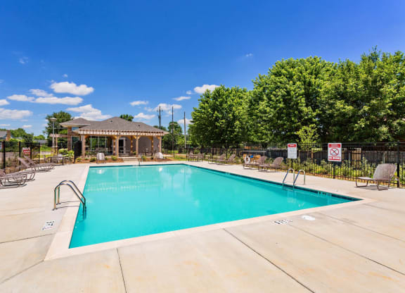 Pool View at Chariot Pointe Apartments, Tennessee