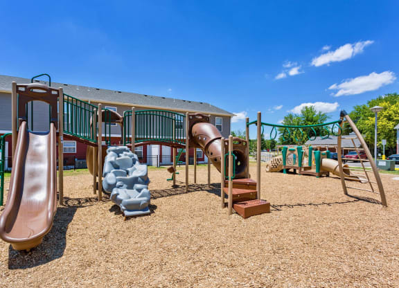 Play Area at Chariot Pointe Apartments, Murfreesboro 