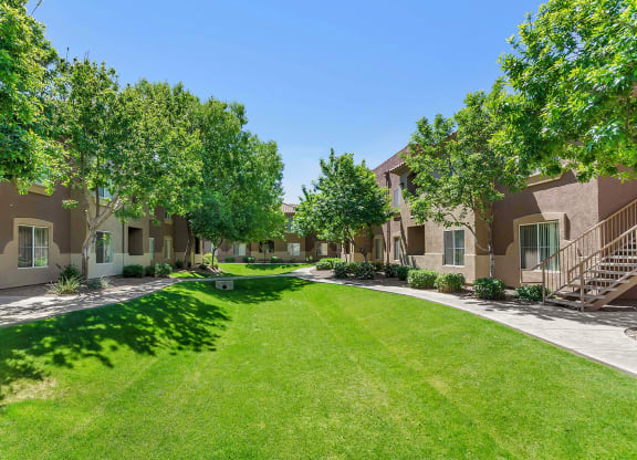 Dominium-Copper Cove-Courtyard