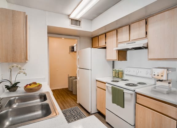 Dominium-Crossings at Cape Coral-Virtually Staged Kitchen
