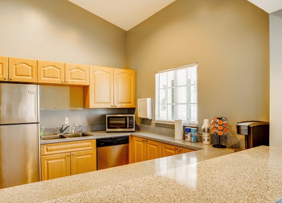 Dominium-Crossings at Cape Coral-Community Kitchen