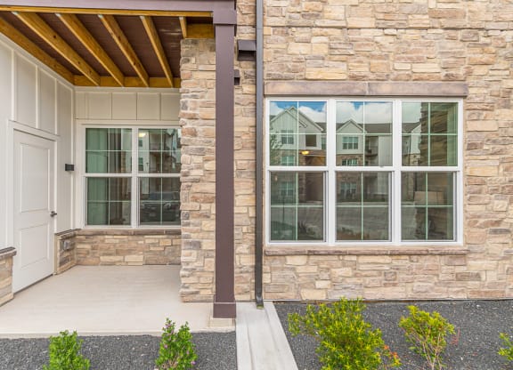Dominium-Crossroad Commons-Apt Patio at Crossroad Commons, Manor