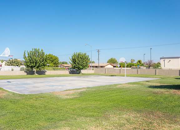 Dominium-Desert Palms-Basketball Court