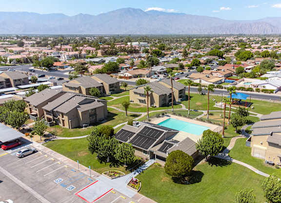 Dominium-Desert Palms-Aerial Exterior