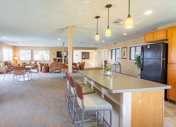 Dominium-Desert Palms-Community Room